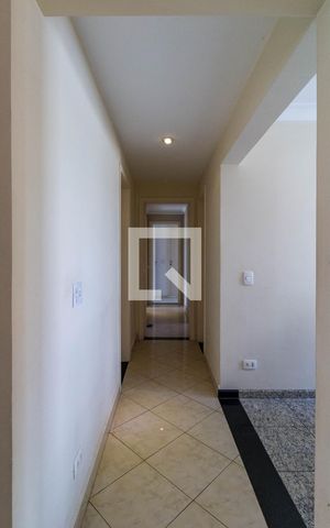 Apartamento à venda com 169m², 4 quartos e 3 vagas Apartamento à venda com 169m², 4 quartos e 3 vagasCorredor
