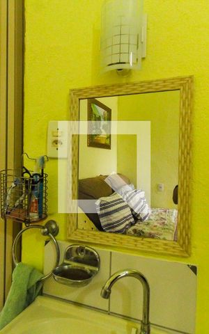 Casa à venda com 240m², 3 quartos e 1 vaga Casa à venda com 240m², 3 quartos e 1 vagaBanheiro /Suíte