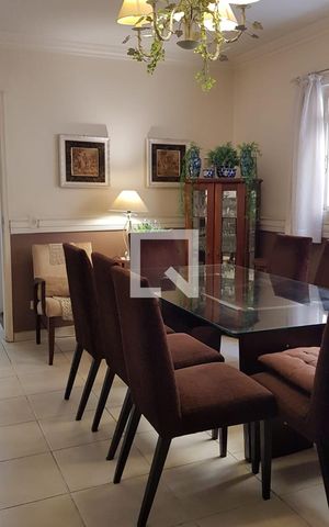 Casa para alugar com 178m², 3 quartos e 2 vagas Casa para alugar com 178m², 3 quartos e 2 vagasSala