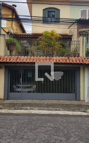 Casa para alugar com 178m², 3 quartos e 2 vagas Casa para alugar com 178m², 3 quartos e 2 vagasFachada