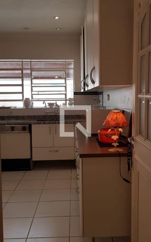 Casa para alugar com 178m², 3 quartos e 2 vagas Casa para alugar com 178m², 3 quartos e 2 vagasCozinha