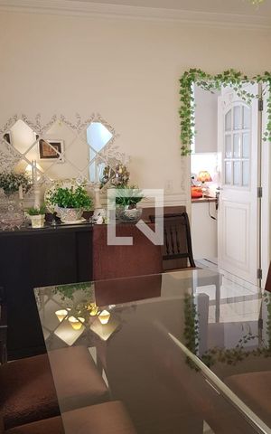 Casa para alugar com 178m², 3 quartos e 2 vagas Casa para alugar com 178m², 3 quartos e 2 vagasSala