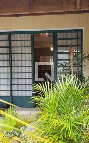 Casa para alugar com 178m², 3 quartos e 2 vagas Casa para alugar com 178m², 3 quartos e 2 vagasFachada