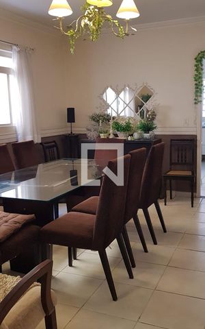 Casa para alugar com 178m², 3 quartos e 2 vagas Casa para alugar com 178m², 3 quartos e 2 vagasSala