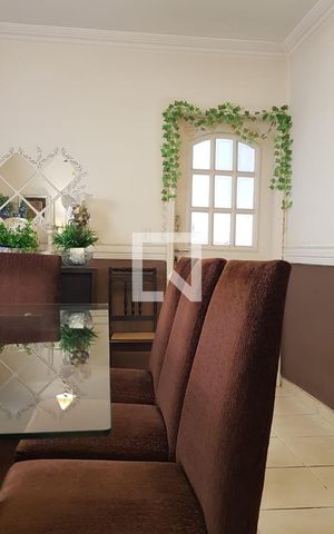 Casa para alugar com 178m², 3 quartos e 2 vagas Casa para alugar com 178m², 3 quartos e 2 vagasSala