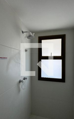 Apartamento à venda com 372m², 4 quartos e 4 vagas Apartamento à venda com 372m², 4 quartos e 4 vagasSuíte 3 - Banheiro