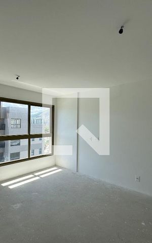 Apartamento à venda com 372m², 4 quartos e 4 vagas Apartamento à venda com 372m², 4 quartos e 4 vagasSuíte 4
