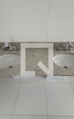 Apartamento à venda com 372m², 4 quartos e 4 vagas Apartamento à venda com 372m², 4 quartos e 4 vagasSuíte 3 - Banheiro