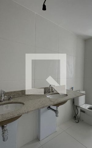 Apartamento à venda com 372m², 4 quartos e 4 vagas Apartamento à venda com 372m², 4 quartos e 4 vagasSuíte 3 - Banheiro