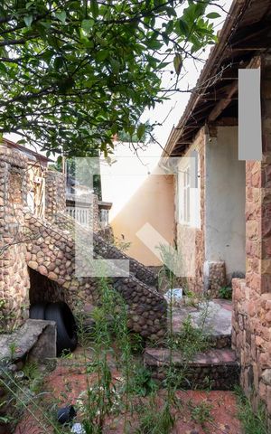 Casa à venda com 244m², 2 quartos e sem vagaQuintal Frontal
