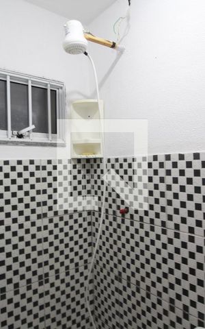 Casa de condomínio à venda com 700m², 5 quartos e 4 vagasBanheiro de Serviço 1