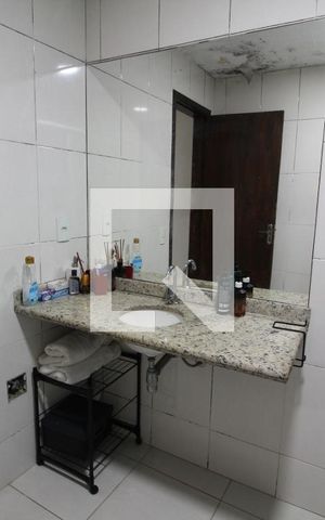 Casa de condomínio à venda com 700m², 5 quartos e 4 vagasBanheiro Social 1