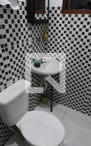 Casa de condomínio à venda com 700m², 5 quartos e 4 vagasBanheiro de Serviço 1