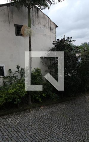 Casa de condomínio à venda com 700m², 5 quartos e 4 vagasVista da rua