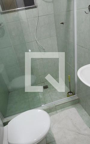 Casa de condomínio à venda com 700m², 5 quartos e 4 vagasBanheiro de Serviço 2