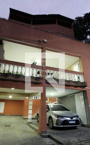 Casa de condomínio à venda com 700m², 5 quartos e 4 vagasFachada 