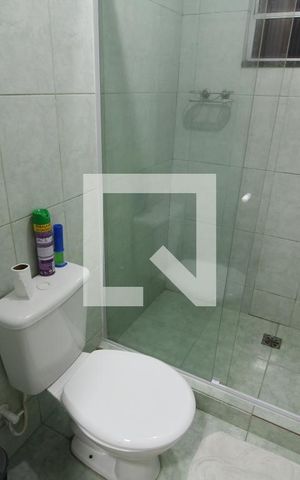 Casa de condomínio à venda com 700m², 5 quartos e 4 vagasBanheiro de Serviço 2