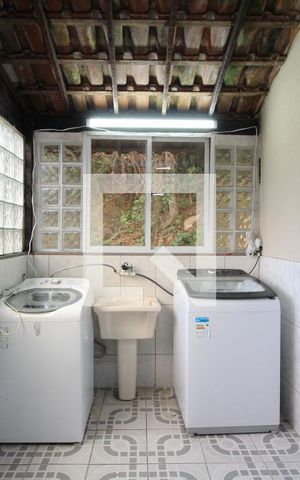 Casa de condomínio à venda com 700m², 5 quartos e 4 vagasÁrea de Serviço 2