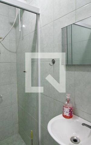 Casa de condomínio à venda com 700m², 5 quartos e 4 vagasBanheiro de Serviço 2