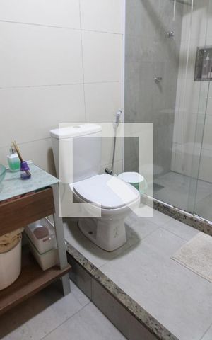 Casa de condomínio à venda com 700m², 5 quartos e 4 vagasQuarto 4 - Banheiro