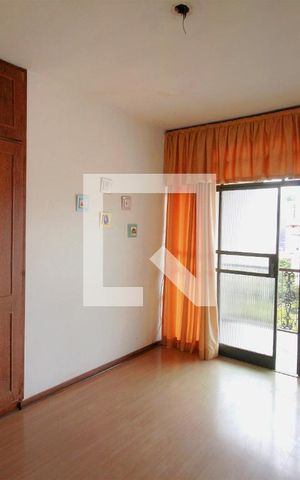 Casa à venda com 200m², 5 quartos e 2 vagasQuarto 3