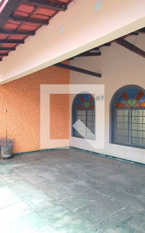 Casa à venda com 200m², 5 quartos e 2 vagasGaragem