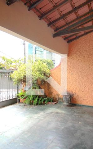 Casa à venda com 200m², 5 quartos e 2 vagasGaragem