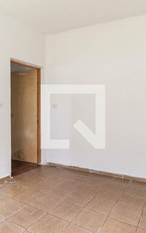 Casa à venda com 60m², 1 quarto e sem vaga Casa à venda com 60m², 1 quarto e sem vagaSala