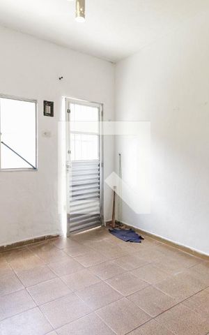 Casa à venda com 60m², 1 quarto e sem vaga Casa à venda com 60m², 1 quarto e sem vagaSala