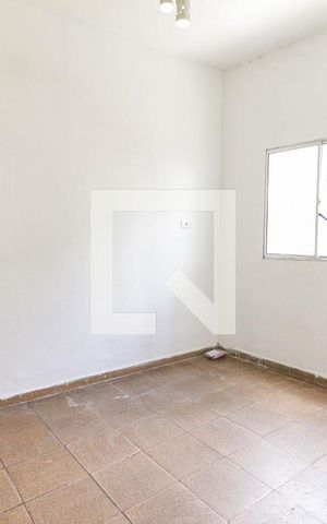 Casa à venda com 60m², 1 quarto e sem vaga Casa à venda com 60m², 1 quarto e sem vagaSala