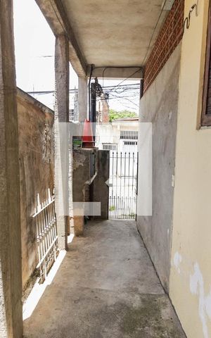 Casa à venda com 60m², 1 quarto e sem vaga Casa à venda com 60m², 1 quarto e sem vagaEntrada