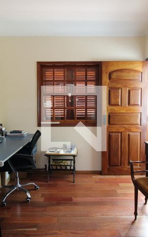 Casa à venda com 280m², 4 quartos e 5 vagasSuíte 2