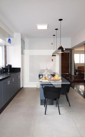 Casa à venda com 280m², 4 quartos e 5 vagasCozinha