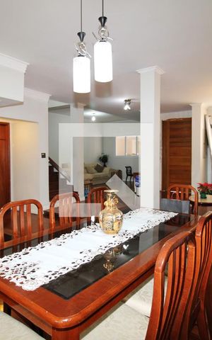 Casa à venda com 280m², 4 quartos e 5 vagasSala
