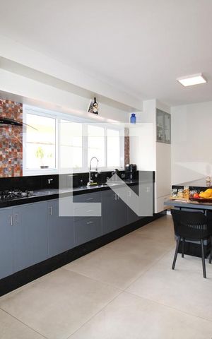 Casa à venda com 280m², 4 quartos e 5 vagasCozinha