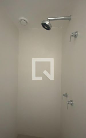 Apartamento à venda com 140m², 3 quartos e 2 vagas Apartamento à venda com 140m², 3 quartos e 2 vagasDetalhe do banheiro social 1