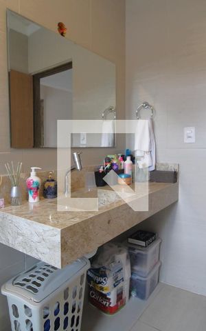 Casa para alugar com 180m², 3 quartos e 2 vagasBanheiro comum