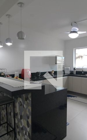 Casa para alugar com 180m², 3 quartos e 2 vagasCozinha
