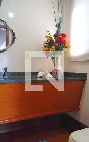 Apartamento à venda com 221m², 4 quartos e 3 vagas Apartamento à venda com 221m², 4 quartos e 3 vagasLavabo