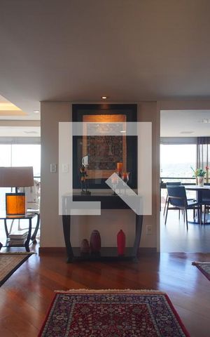 Apartamento à venda com 221m², 4 quartos e 3 vagas Apartamento à venda com 221m², 4 quartos e 3 vagasSala