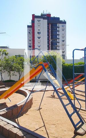 Apartamento à venda com 221m², 4 quartos e 3 vagas Apartamento à venda com 221m², 4 quartos e 3 vagasÁrea comum - Playground