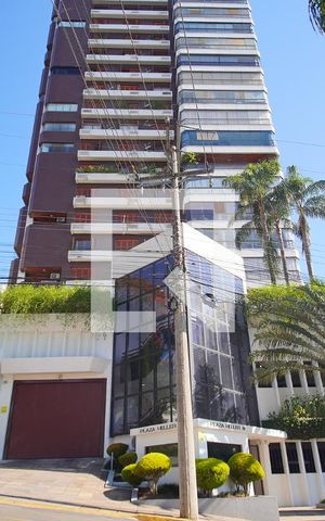 Apartamento à venda com 221m², 4 quartos e 3 vagas Apartamento à venda com 221m², 4 quartos e 3 vagasFachada