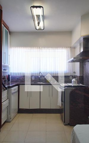 Apartamento à venda com 221m², 4 quartos e 3 vagas Apartamento à venda com 221m², 4 quartos e 3 vagasCozinha