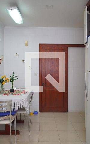 Apartamento à venda com 221m², 4 quartos e 3 vagas Apartamento à venda com 221m², 4 quartos e 3 vagasCozinha