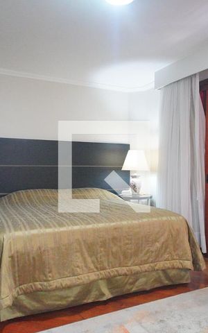 Apartamento à venda com 221m², 4 quartos e 3 vagas Apartamento à venda com 221m², 4 quartos e 3 vagasSuíte