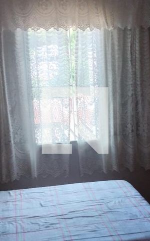 Casa à venda com 200m², 2 quartos e 2 vagas Casa à venda com 200m², 2 quartos e 2 vagasQuarto
