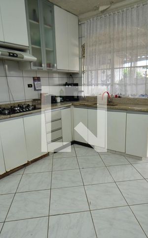 Casa à venda com 340m², 6 quartos e 10 vagas Casa à venda com 340m², 6 quartos e 10 vagasCozinha casa2