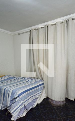 Casa à venda com 340m², 6 quartos e 10 vagas Casa à venda com 340m², 6 quartos e 10 vagasQuarto casa2