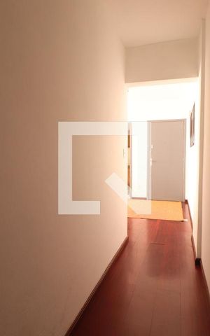 Apartamento à venda com 70m², 2 quartos e sem vagaCorredor