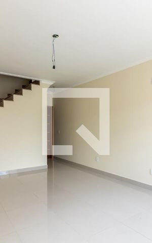 Casa à venda com 90m², 2 quartos e 3 vagasSala